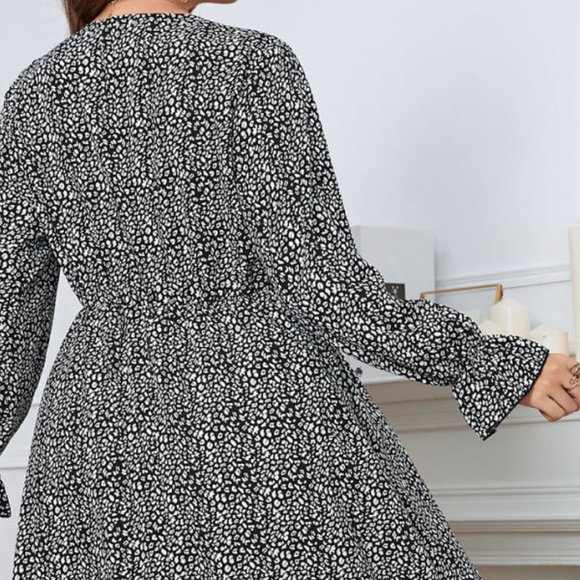 Melo Apparel Plus Size Printed V-Neck Flounce Sleeve Midi Dress - Picture 6 of 9